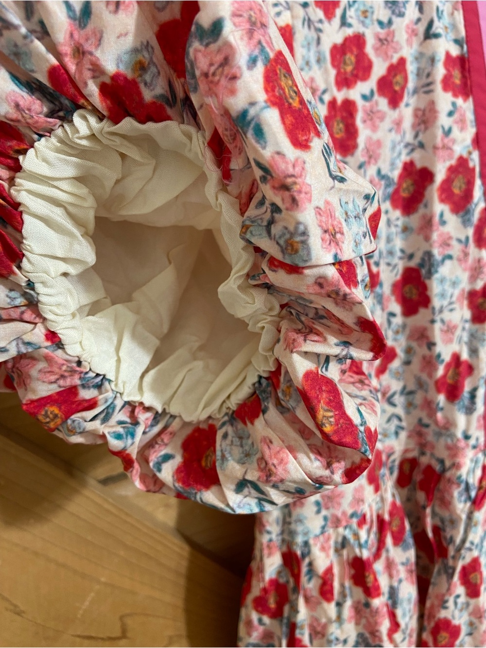 Entro Red Floral Puff-Sleeve Dress - Pink Trim - Picture 4 of 7